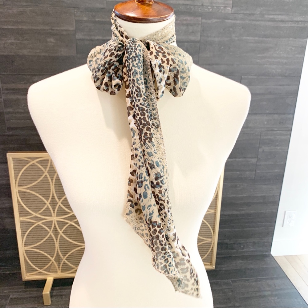 Classy Scarf - Picture 6 of 7